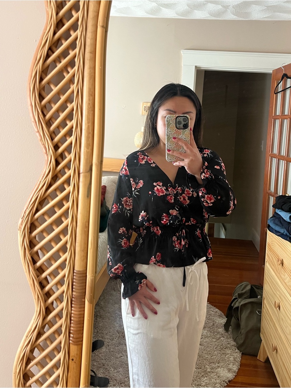 Flowy Spring Floral Top - Picture 4 of 4